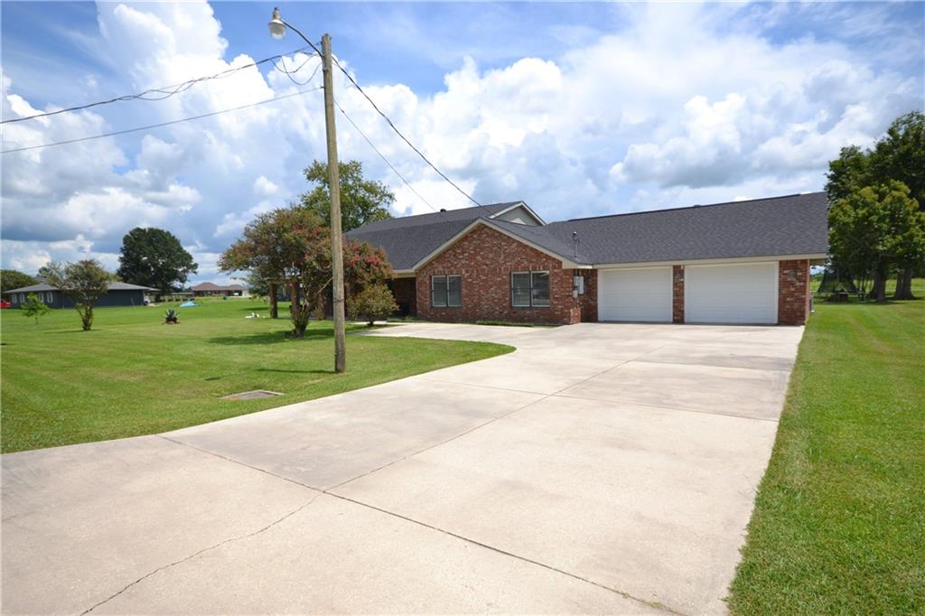 511 Eagle Drive Raceland, LA 70394 - Photo 3 of 47