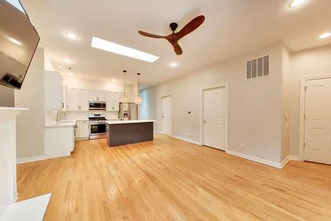 $4,250 | 1347 West Washington Boulevard, Unit 4B, Chicago, IL 60607