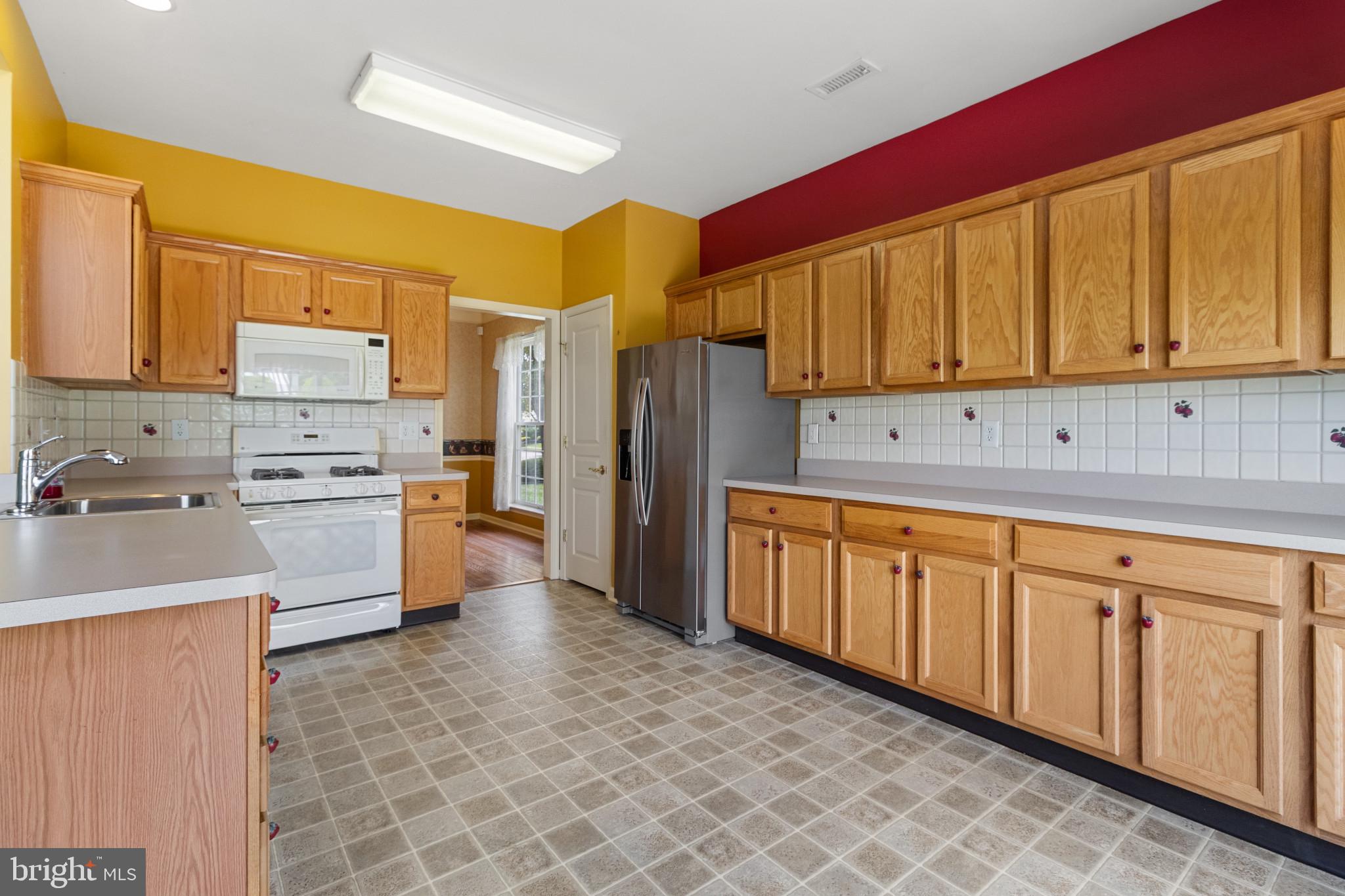 19 Emery Way Delanco, NJ 08075 - Photo 13 of 25 Abundant Counter Space