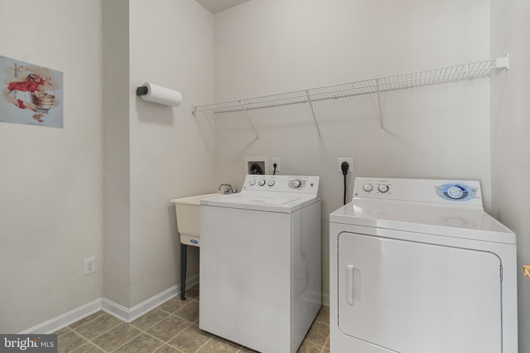 19 Emery Way Delanco, NJ 08075 - Photo 23 of 25 Large Laundry Room