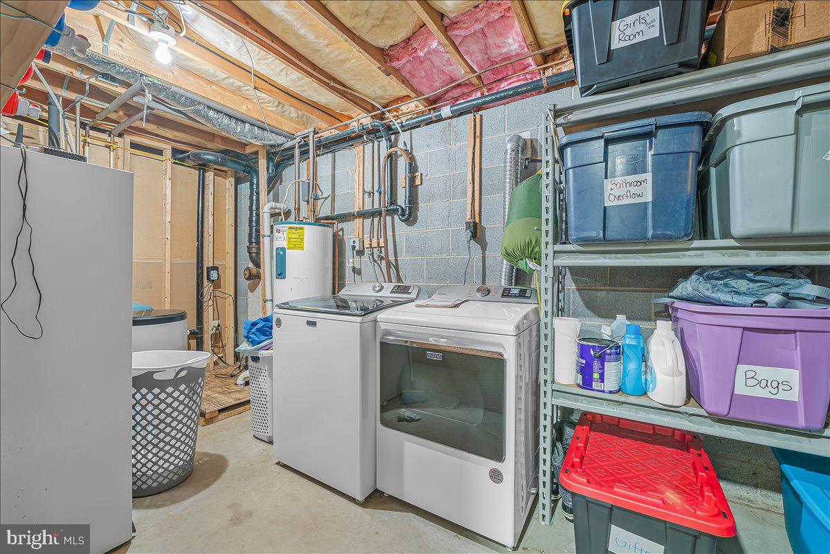 14011 Pryor Road Thurmont, MD 21788 - Photo 22 of 38 a utility room with dryer and washer