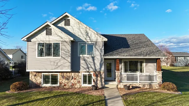 $314,900 | 633 17th Street South, Sartell, MN 56377
