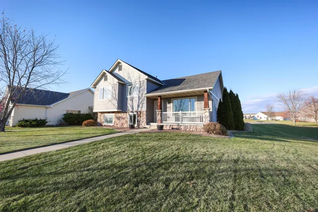 $314,900 | 633 17th Street South, Sartell, MN 56377