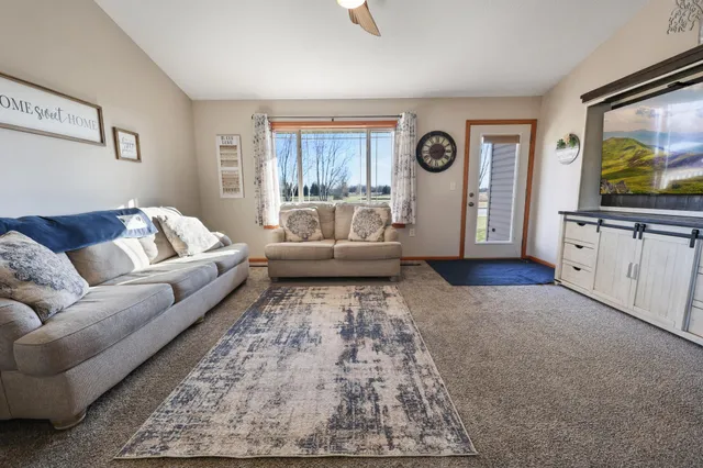 $314,900 | 633 17th Street South, Sartell, MN 56377