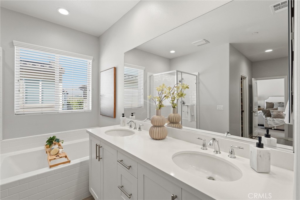 250 West Ridgewood Street Long Beach, CA 90805 - Photo 26 of 44 Primary bath