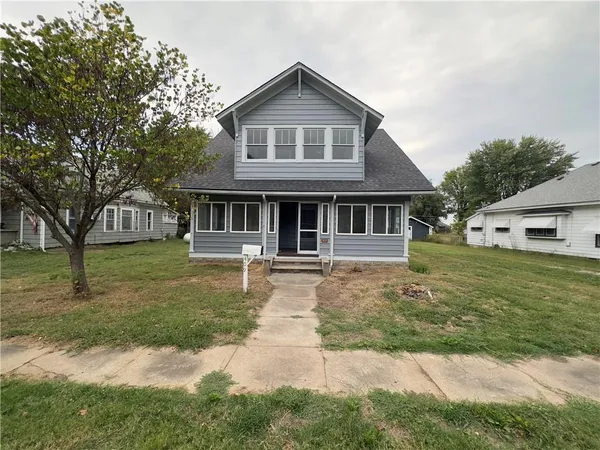 $194,999 | 409 West Miller Street, Appleton City, MO 64724