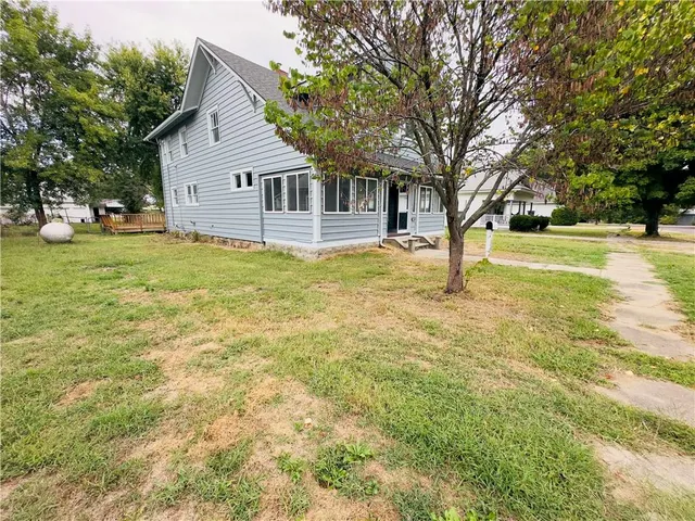 $199,999 | 409 West Miller Street, Appleton City, MO 64724
