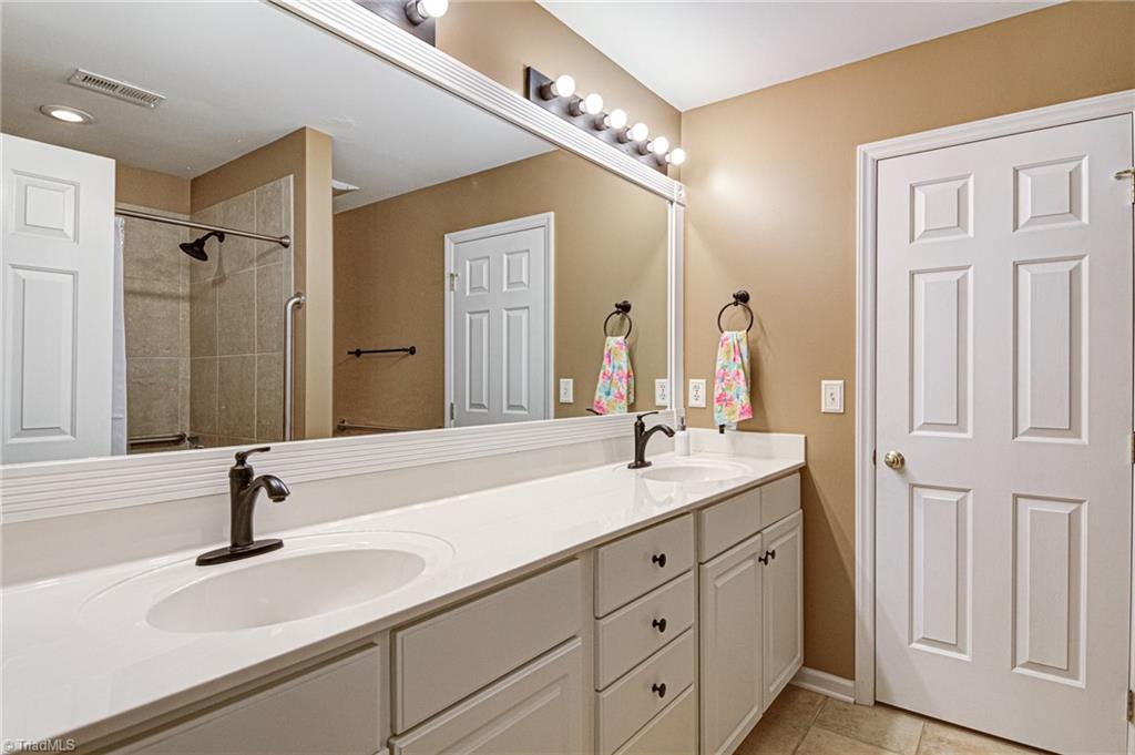 7556 Riverside Court Clemmons, NC 27012 - Photo 13 of 18 Gallery Image 13