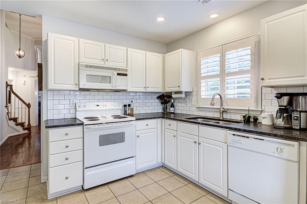 7556 Riverside Court Clemmons, NC 27012 - Photo 9 of 18 Gallery Image 9
