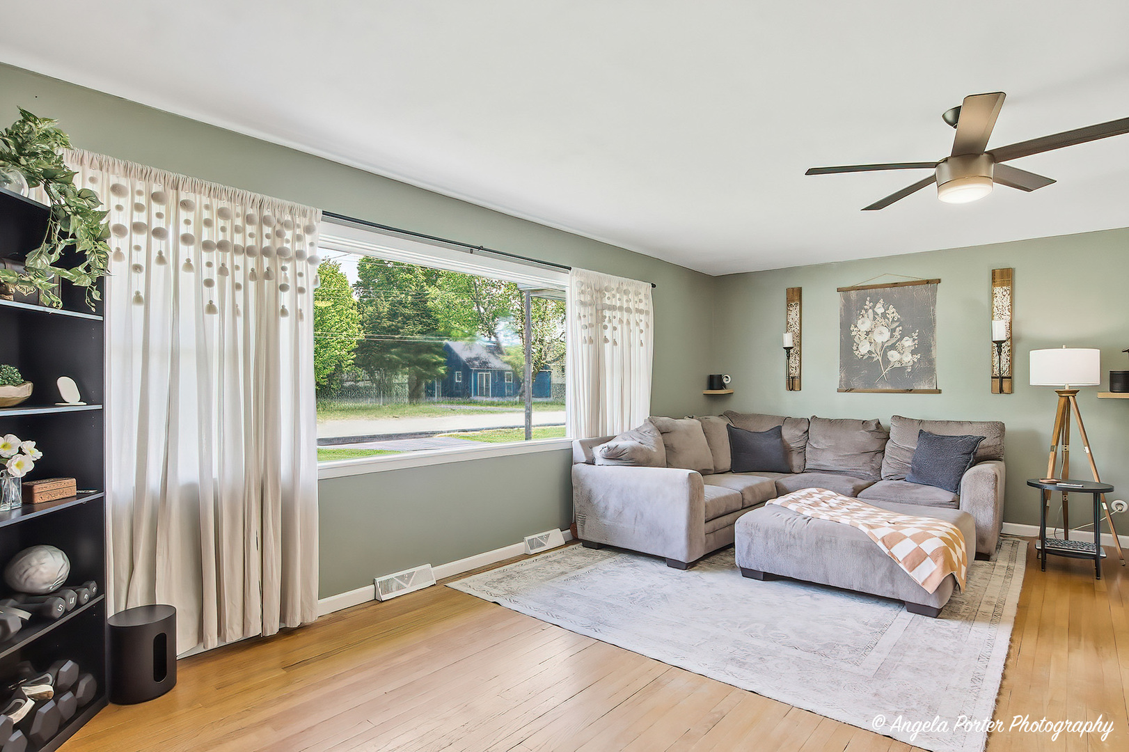 353 Marengo Road Harvard, IL 60033 - Photo 4 of 23 a living room with furniture and a window