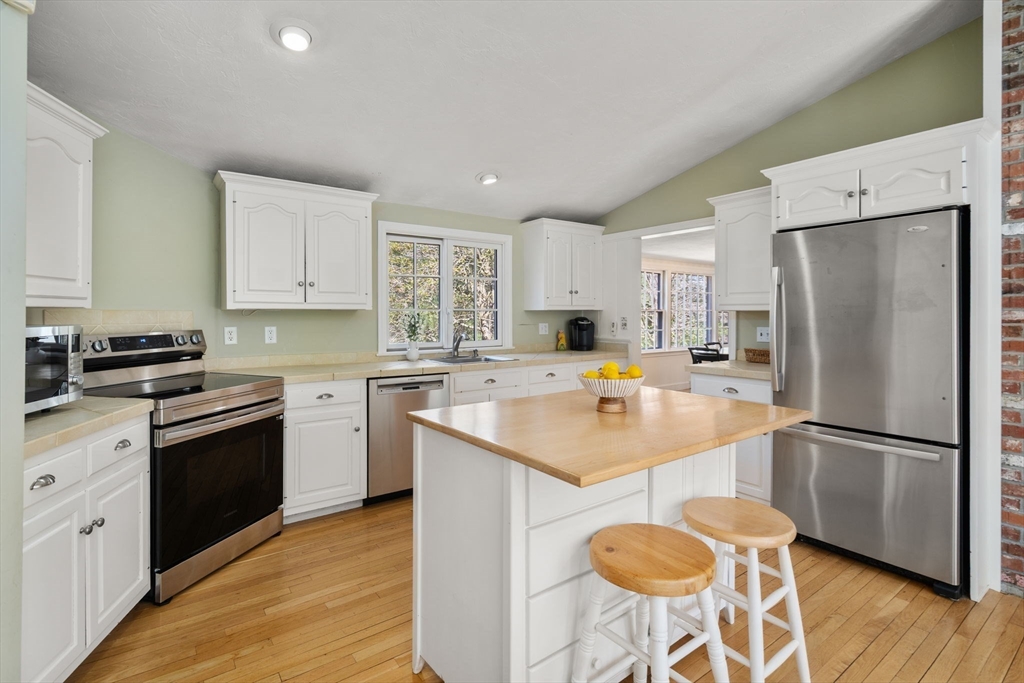 31 James Road Duxbury, MA 02332 - Photo 5 of 29