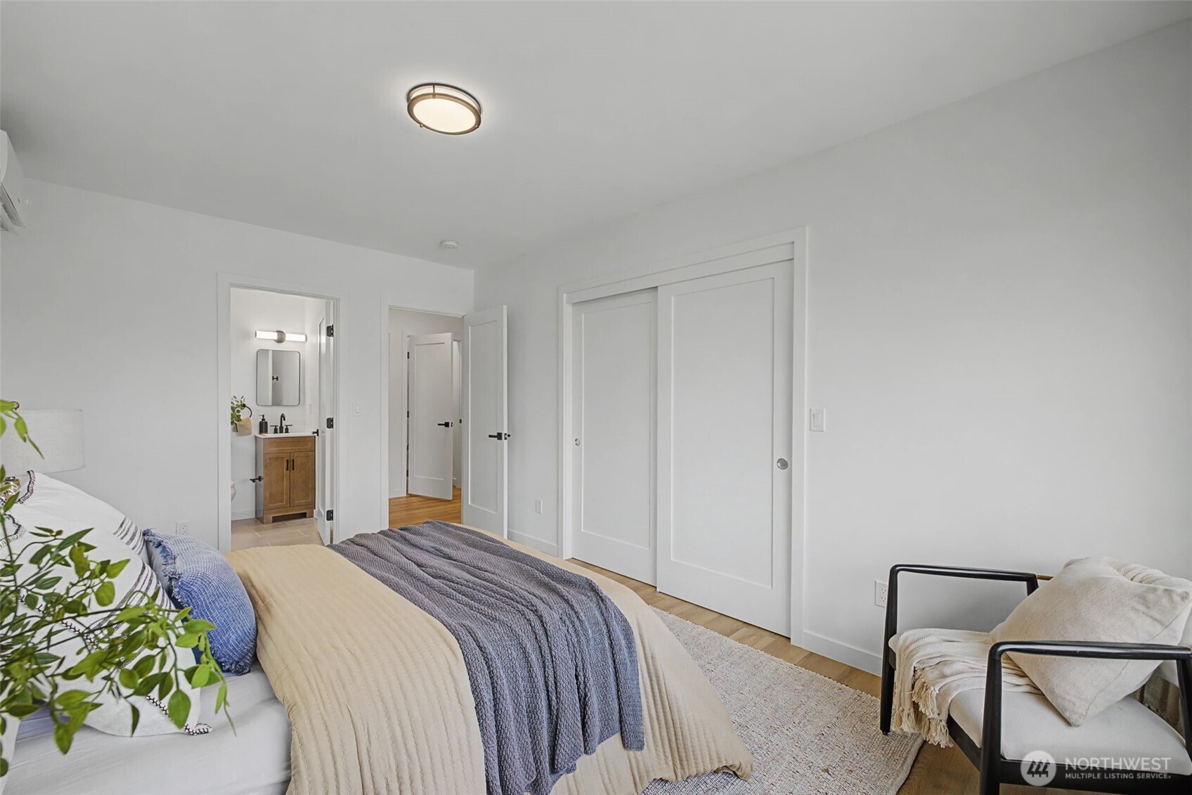 8844 16th Avenue Southwest Seattle, WA 98106 - Photo 14 of 35