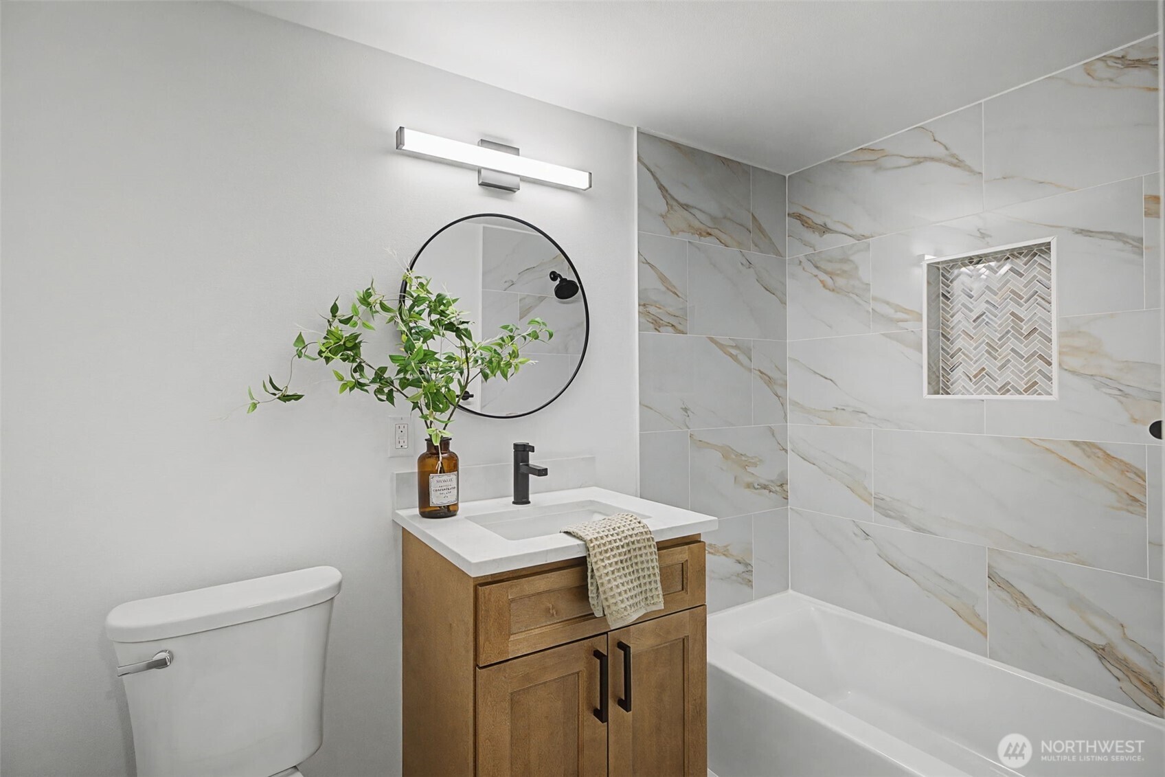 8844 16th Avenue Southwest Seattle, WA 98106 - Photo 27 of 35