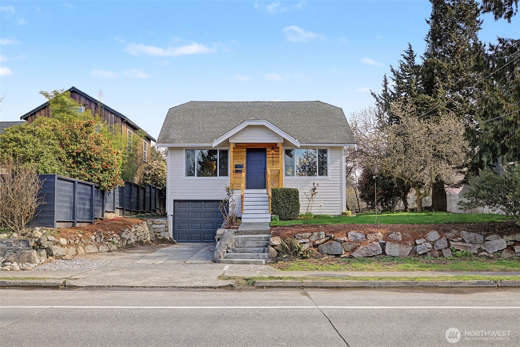 8844 16th Avenue Southwest Seattle, WA 98106 - Photo 4 of 35