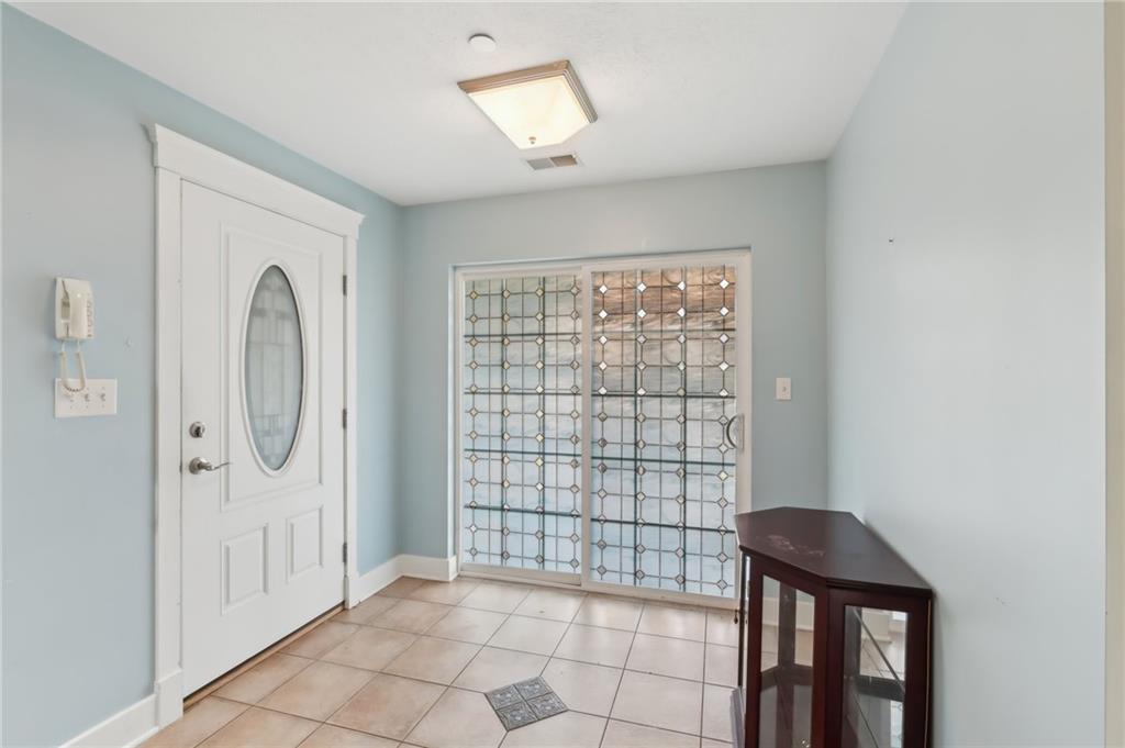 246 Berkeley Way Monroeville, PA 15146 - Photo 5 of 38 Gallery Image 5