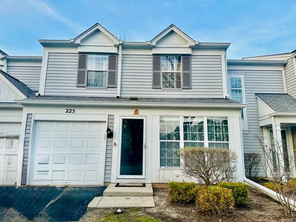 $2,600 | 225 Port Royal Circle, Unit 225, Aurora, IL 60504