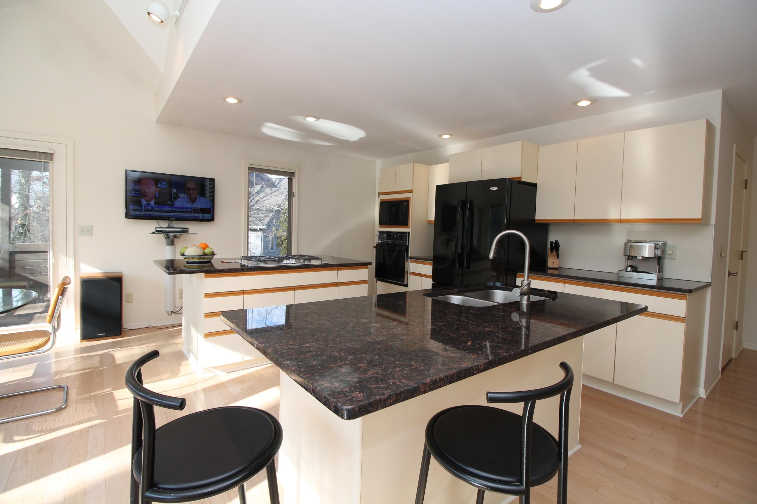 167 Lake Ridge Road Columbus, OH 43085 - Photo 12 of 54
