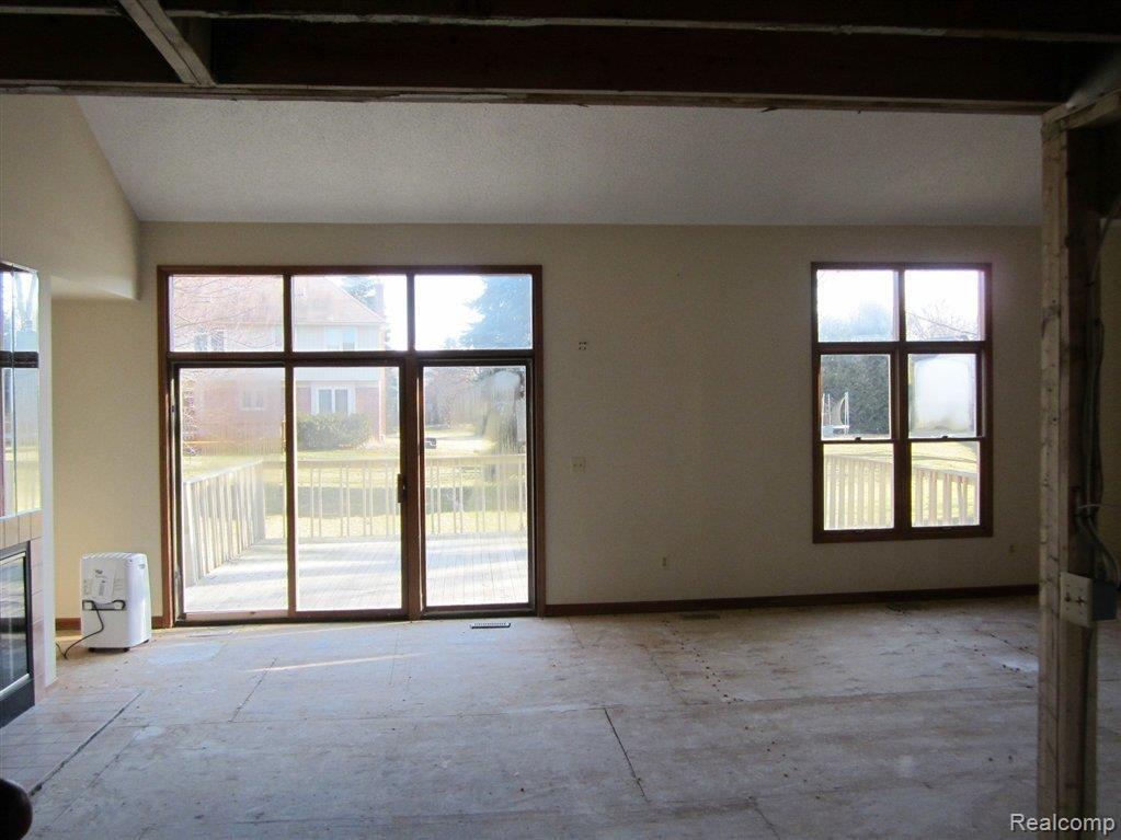 31271 Country Ridge Circle Farmington, MI 48331 - Photo 8 of 22 IMG_0979.JPG