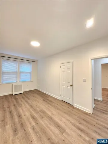 $2,000 | 218 Broad Avenue, Unit 2F, Leonia, NJ 07605