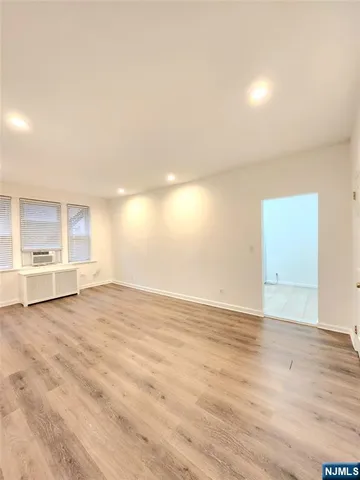 $2,150 | 218 Broad Avenue, Unit 2F, Leonia, NJ 07605