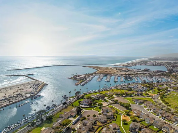 $1,349,000 | 1200 Harbor Drive, Unit 4B, Oceanside, CA 92054