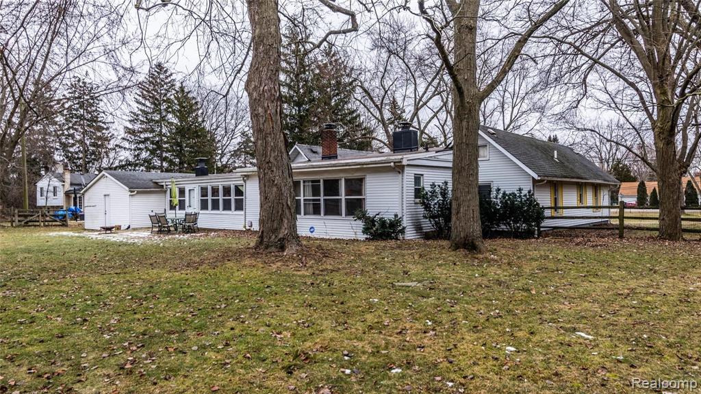 370 West Square Lake Road Troy, MI 48098 - Photo 5 of 68