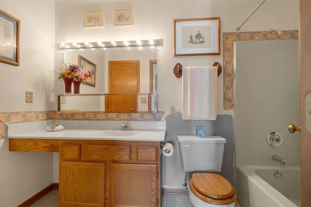 $469,000 | 121 South Raddant Road, Batavia, IL 60510