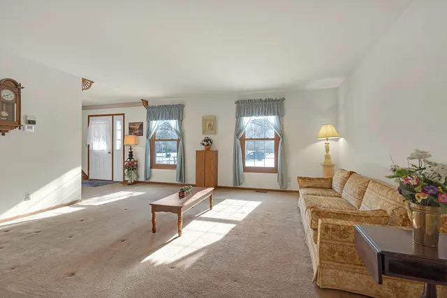 $469,000 | 121 South Raddant Road, Batavia, IL 60510