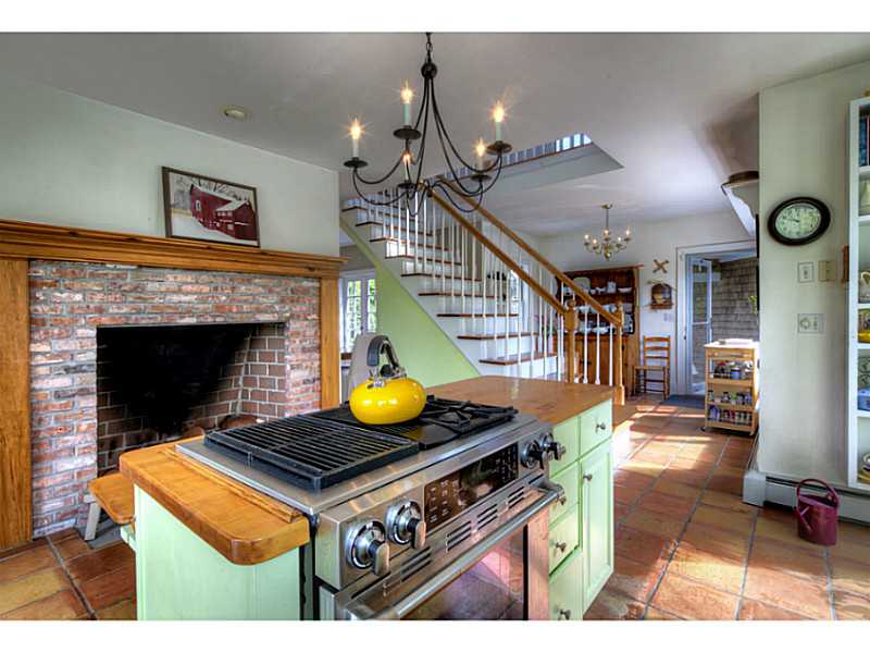 273 3rd Beach Road Middletown, RI 02842 - Photo 8 of 25 Kitchen.