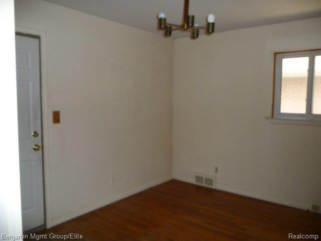 19327 Rensellor Street Livonia, MI 48152 - Photo 5 of 10 Bedroom