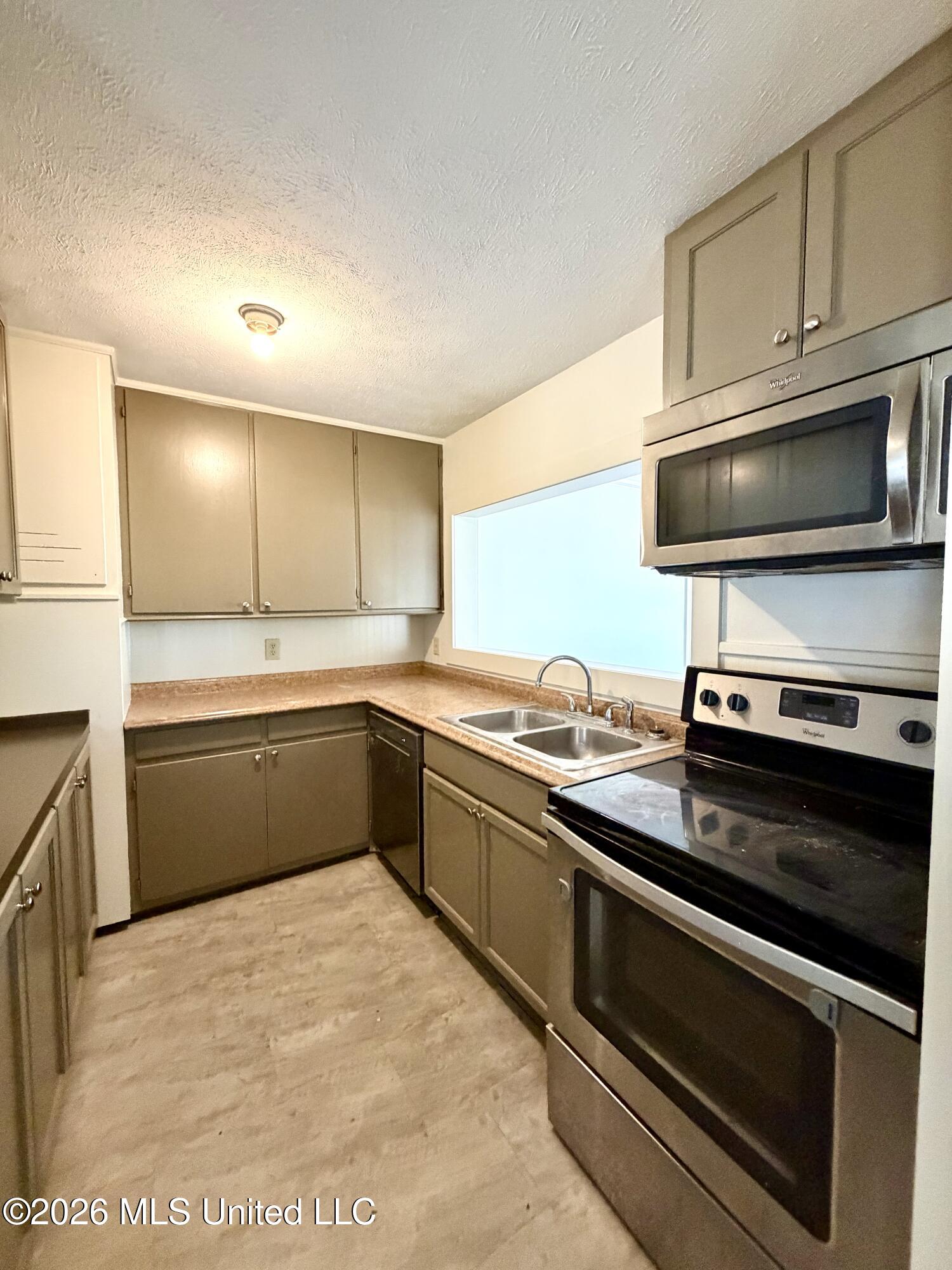 1003 South Jackson Street Brookhaven, MS 39601 - Photo 7 of 20 IMG_5908