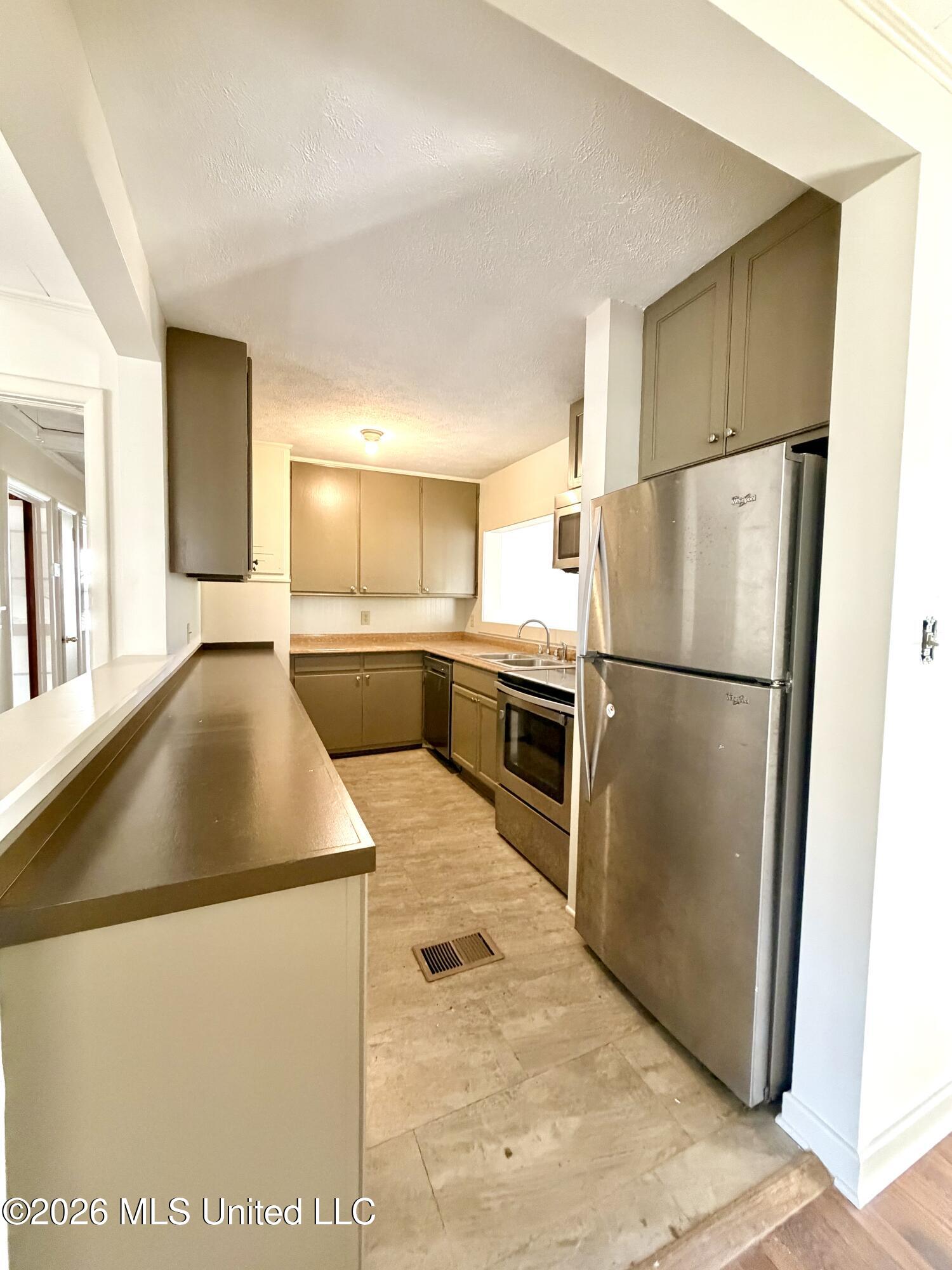 1003 South Jackson Street Brookhaven, MS 39601 - Photo 9 of 20 IMG_5907