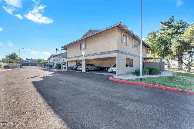 $1,690 | 286 West Palomino Drive, Unit 150, Chandler, AZ 85225