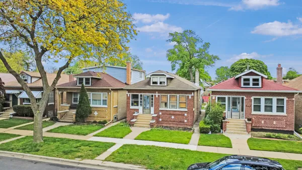$310,000 | 2719 Euclid Avenue, Berwyn, IL 60402