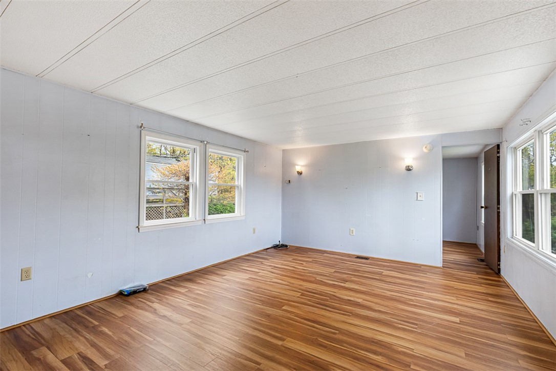 301 Bulgarmarsh Road Tiverton, RI 02878 - Photo 5 of 28
