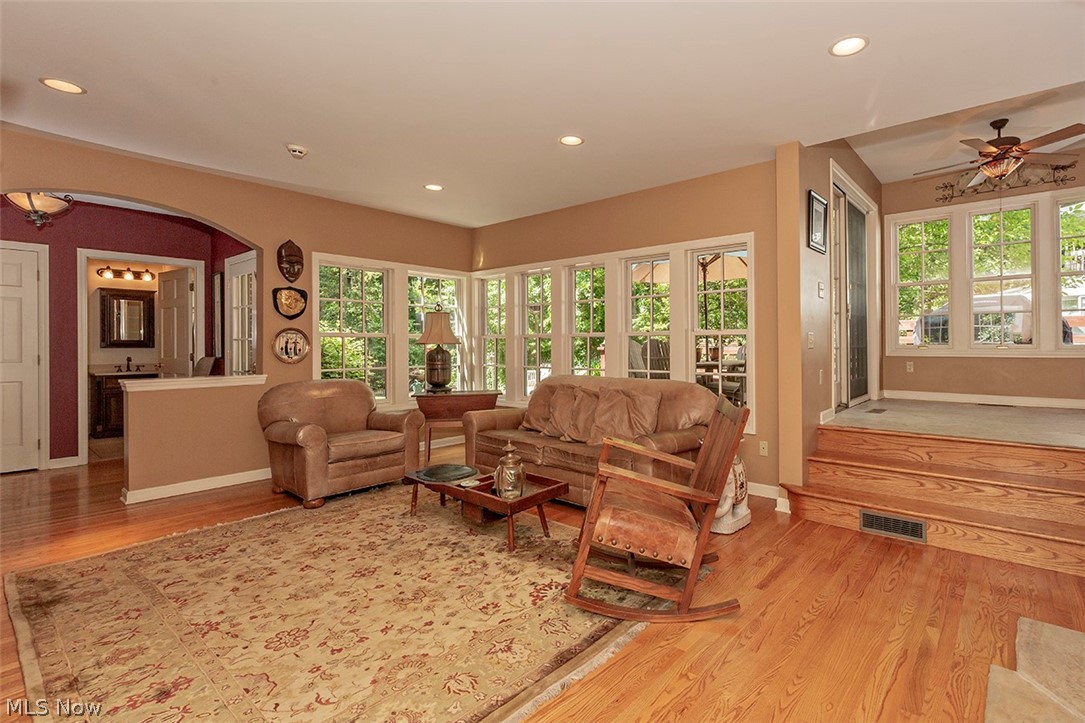 1362 Winston Road Cleveland, OH 44121 - Photo 13 of 35