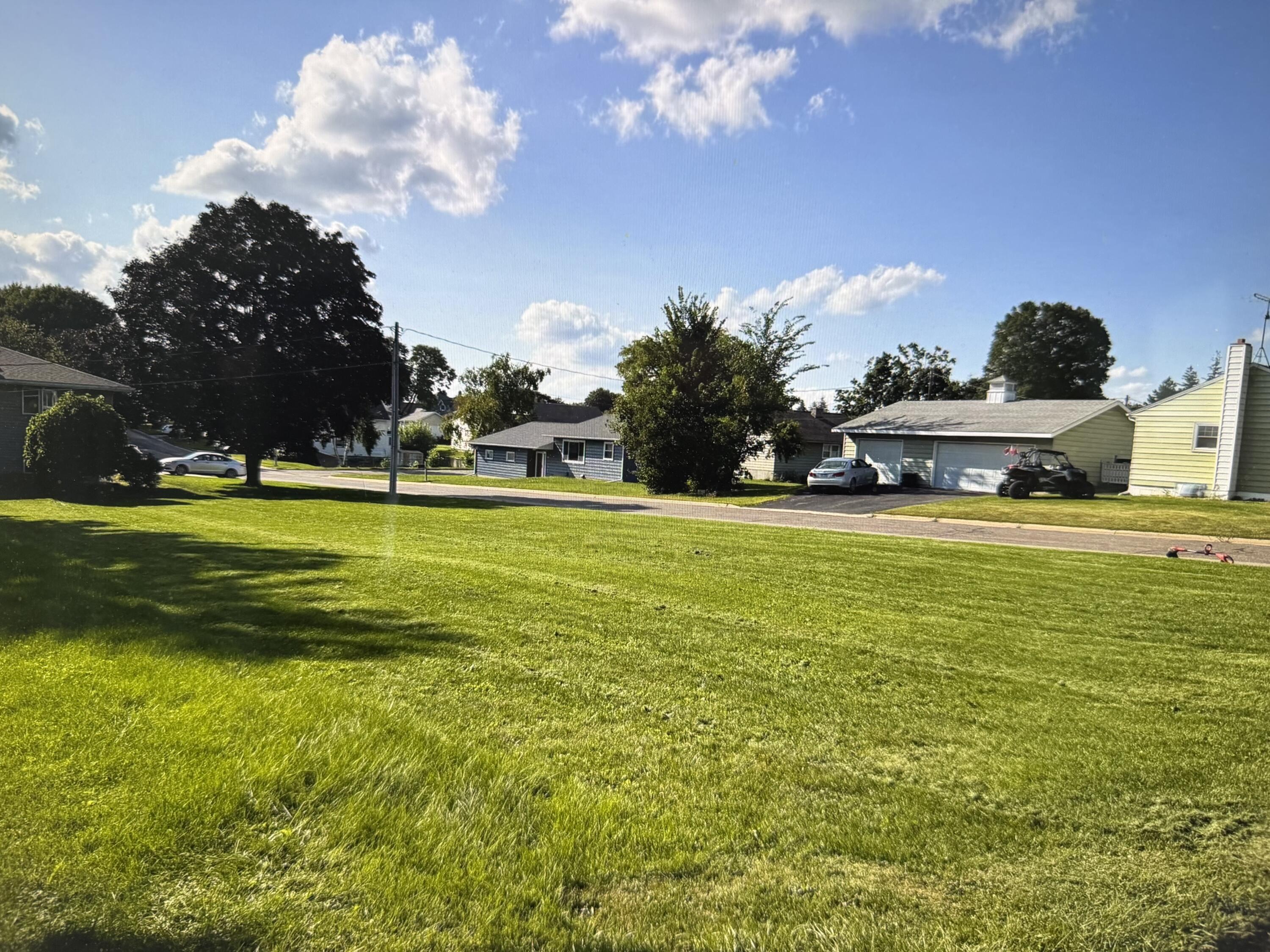 418 Monroe Street East Caledonia, MN 55921 - Photo 2 of 10 IMG_4063