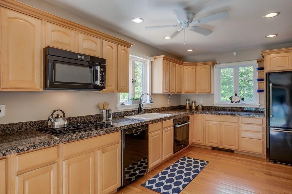 218 South Cross Road Haverhill, MA 01835 - Photo 11 of 28