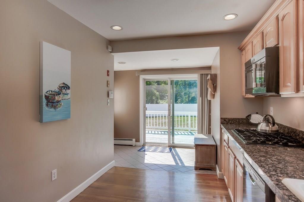 218 South Cross Road Haverhill, MA 01835 - Photo 8 of 28