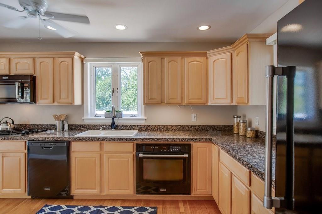 218 South Cross Road Haverhill, MA 01835 - Photo 9 of 28