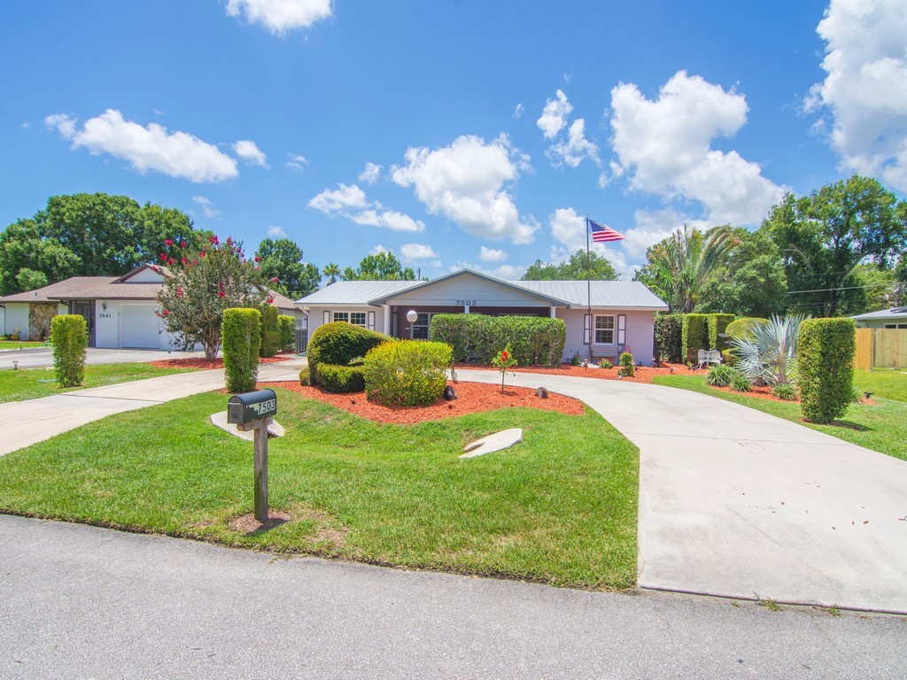 7503 Kenwood Road Fort Pierce, FL 34951 - Photo 8 of 36 Gallery Image 8
