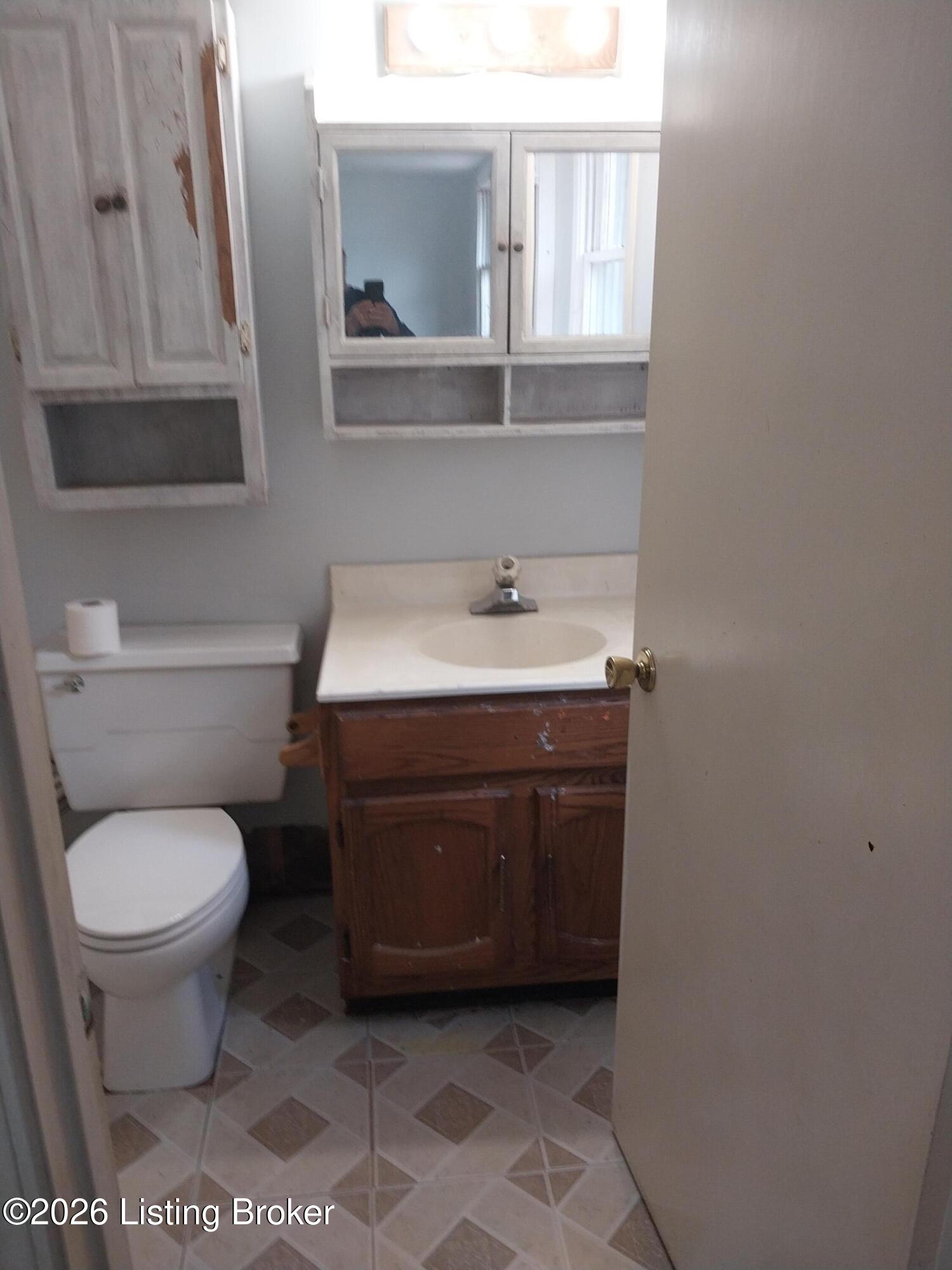 4105 Chenoweth Run Road Louisville, KY 40299 - Photo 19 of 23 20260401_123351