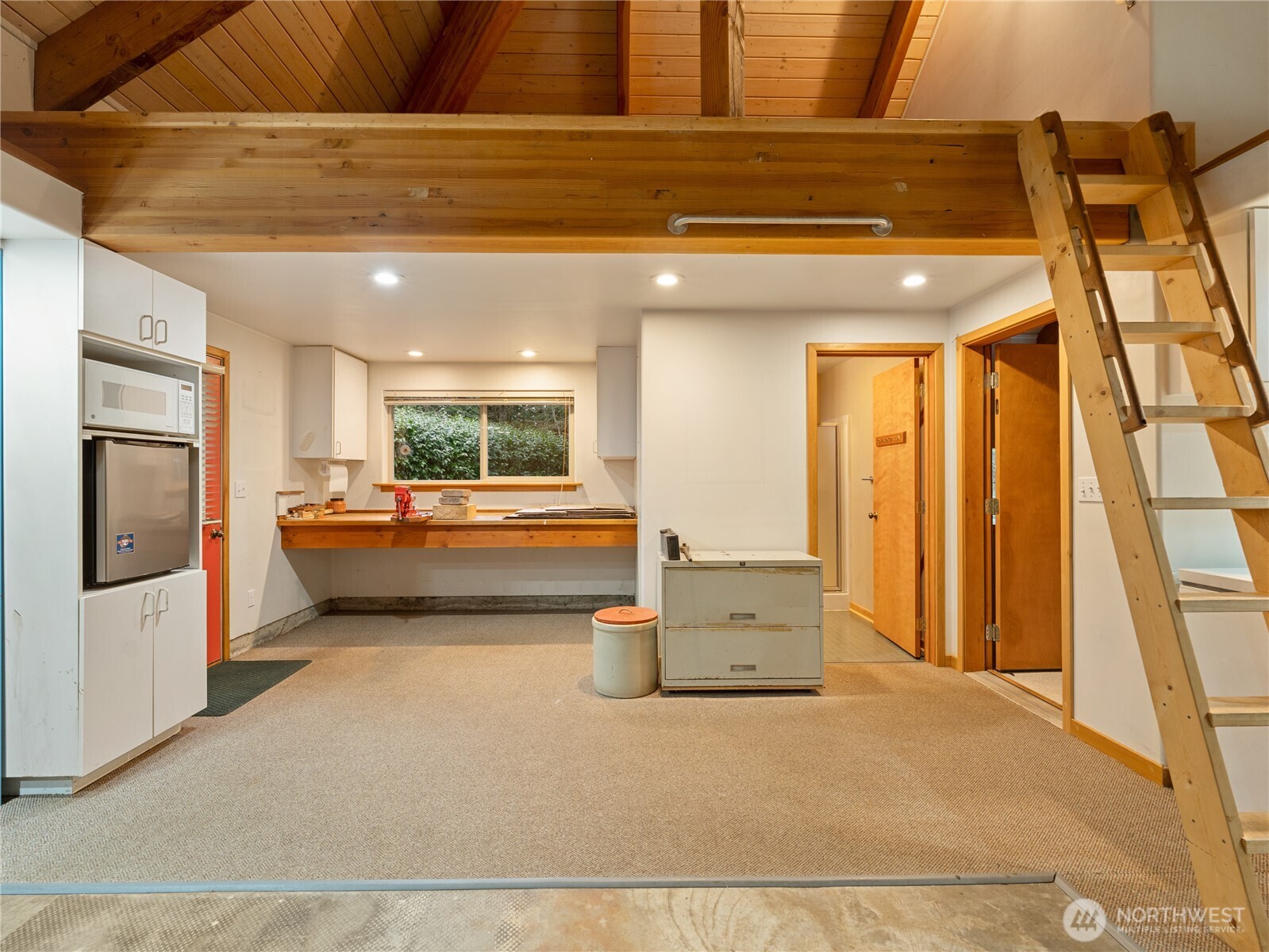 2204 41st Street Anacortes, WA 98221 - Photo 25 of 37 a view of lobby with furniture and rug