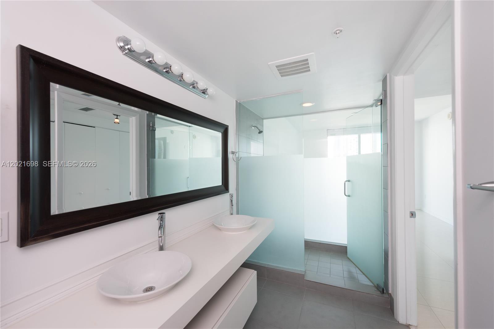 92 Southwest 3rd Street, Unit 2812 Miami, FL 33130 - Photo 13 of 23