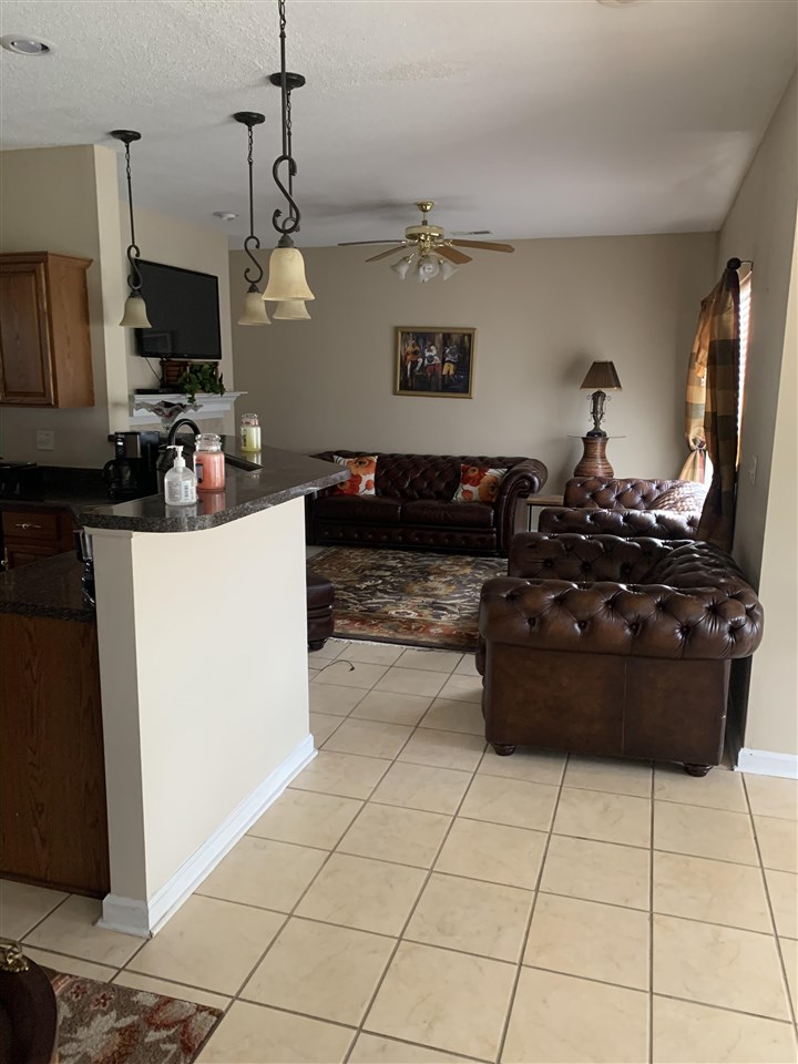 7500 Bevy Ridge Lane Memphis, TN 38125 - Photo 9 of 24 Keeping/Hearth Room