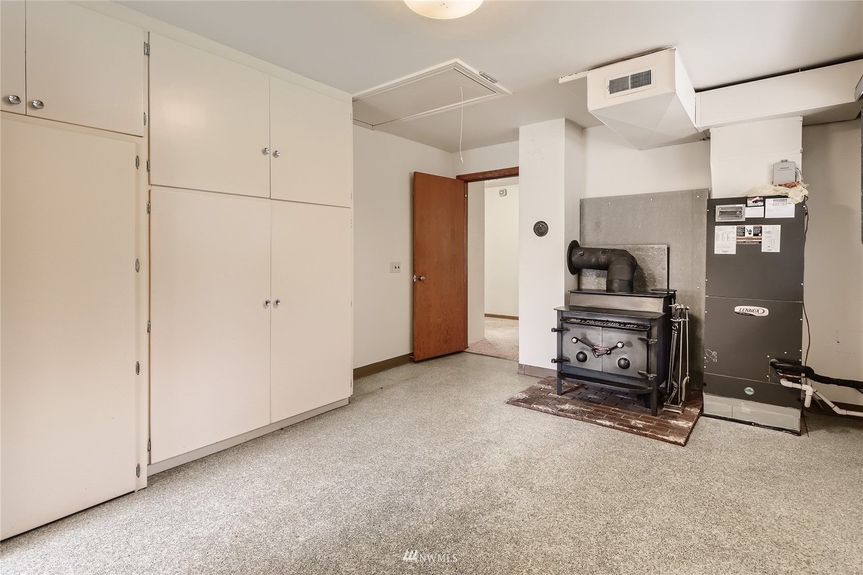 29017 Old Owen Road Monroe, WA 98272 - Photo 18 of 35 a view of a livingroom with gym equipment
