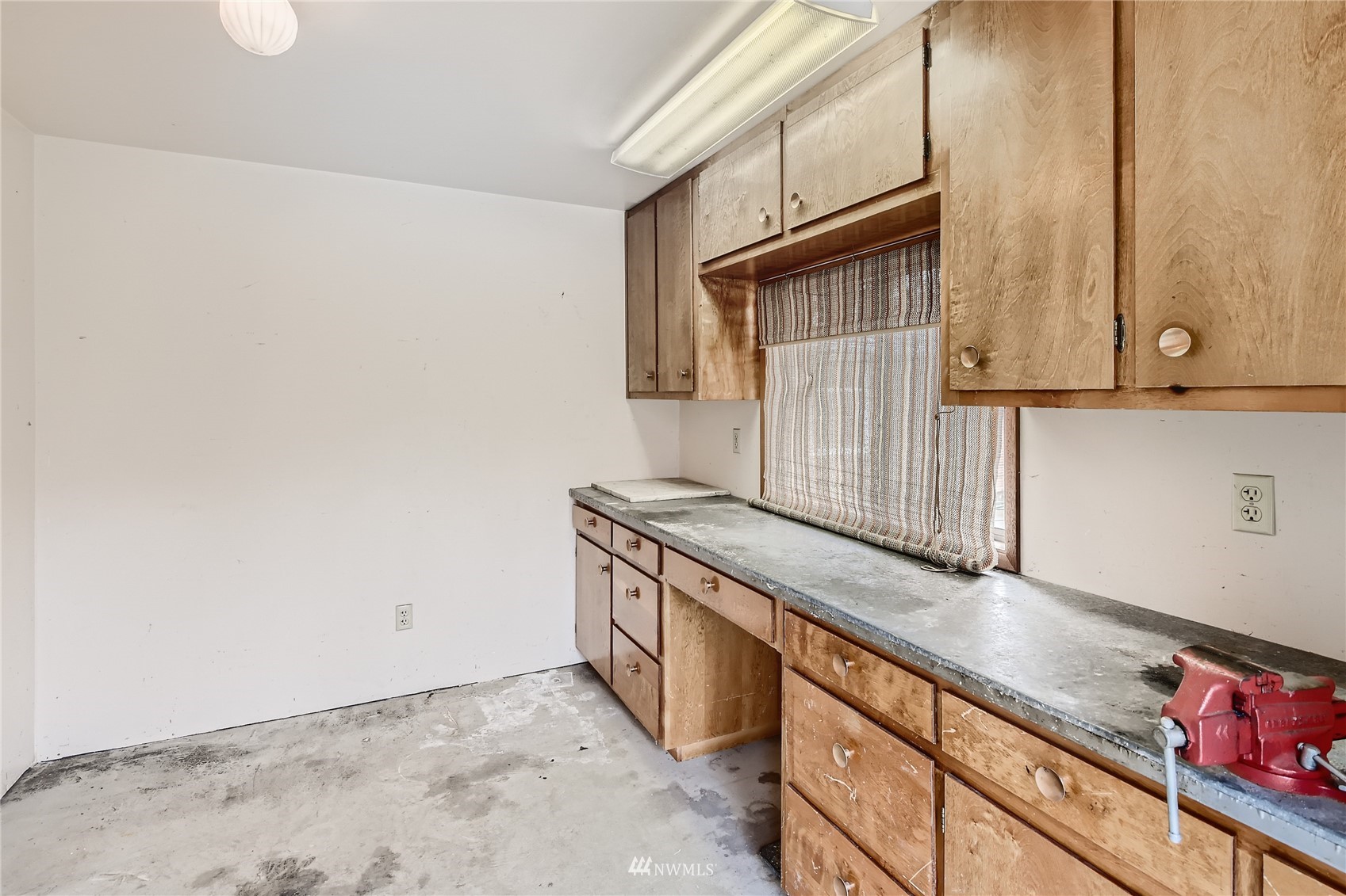 29017 Old Owen Road Monroe, WA 98272 - Photo 23 of 35 a kitchen with granite countertop cabinets and a stove top oven