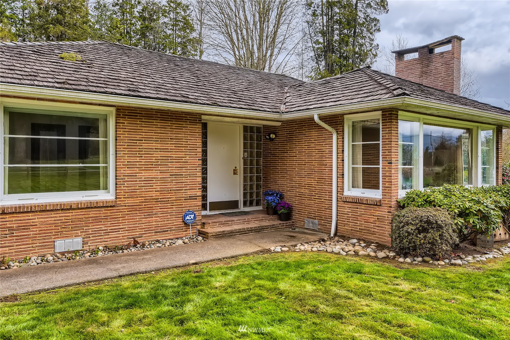 29017 Old Owen Road Monroe, WA 98272 - Photo 34 of 35 front view of a house with a yard