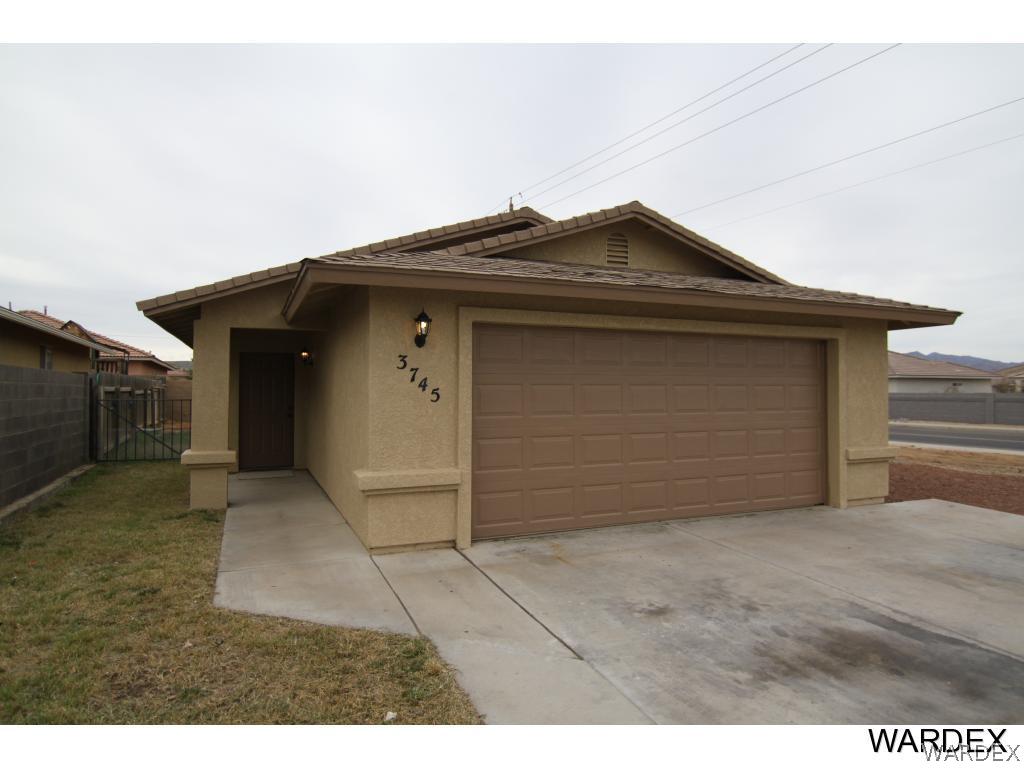 3745 North Kenneth Road Kingman, AZ 86409 - Photo 1 of 19