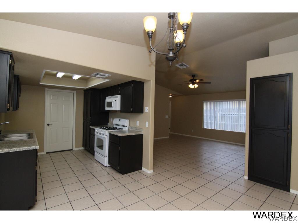 3745 North Kenneth Road Kingman, AZ 86409 - Photo 6 of 19